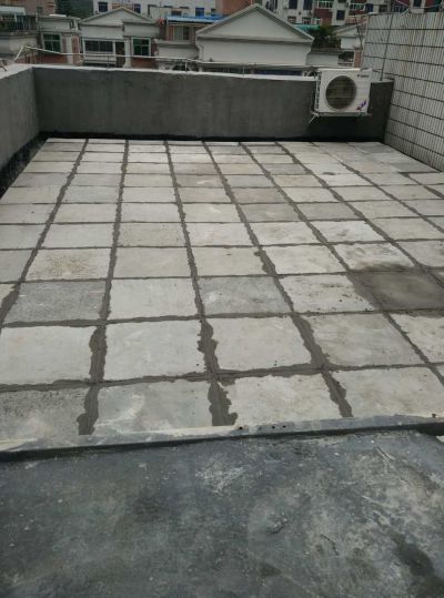 樓頂防水補漏施工現(xiàn)場
